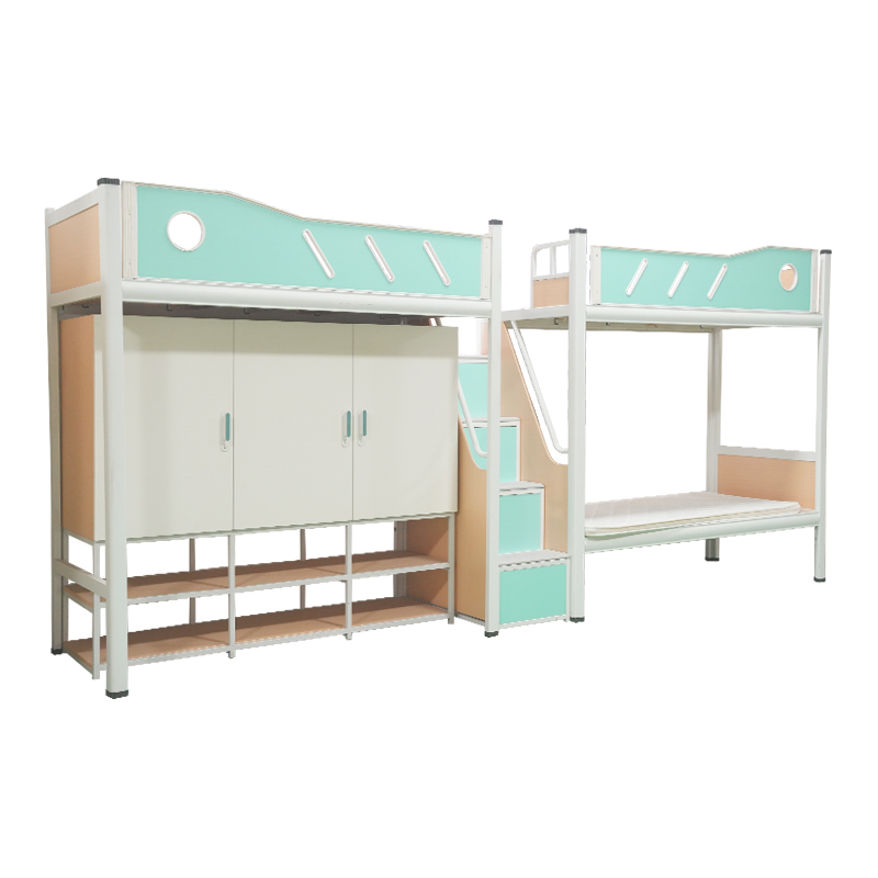 Cama Litera para Tres Personas en Dormitorio con Armario
